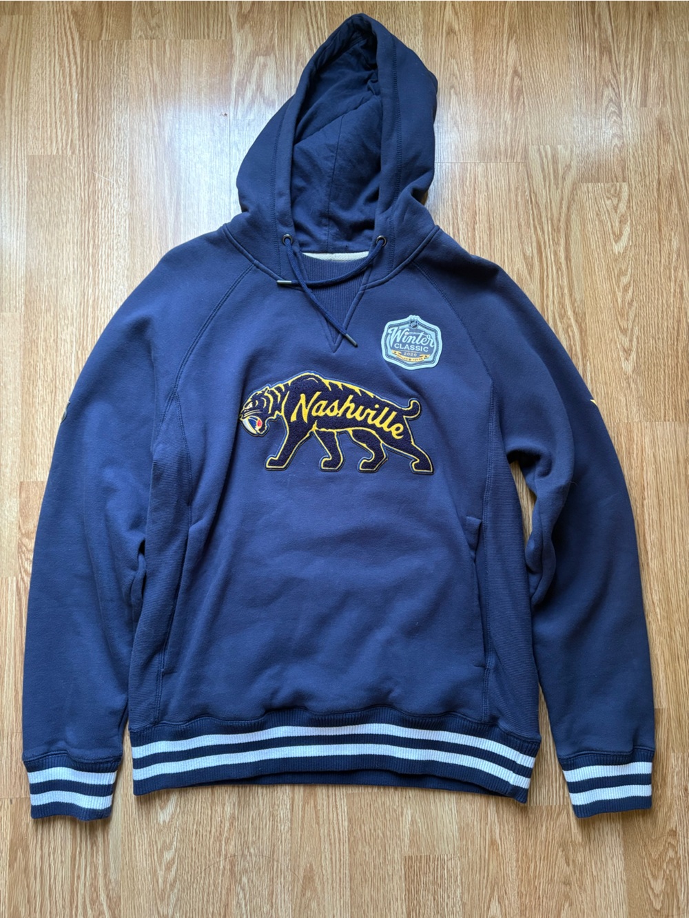 Fanatics pro size M winter classic 2020 nashville predators hoodie blue